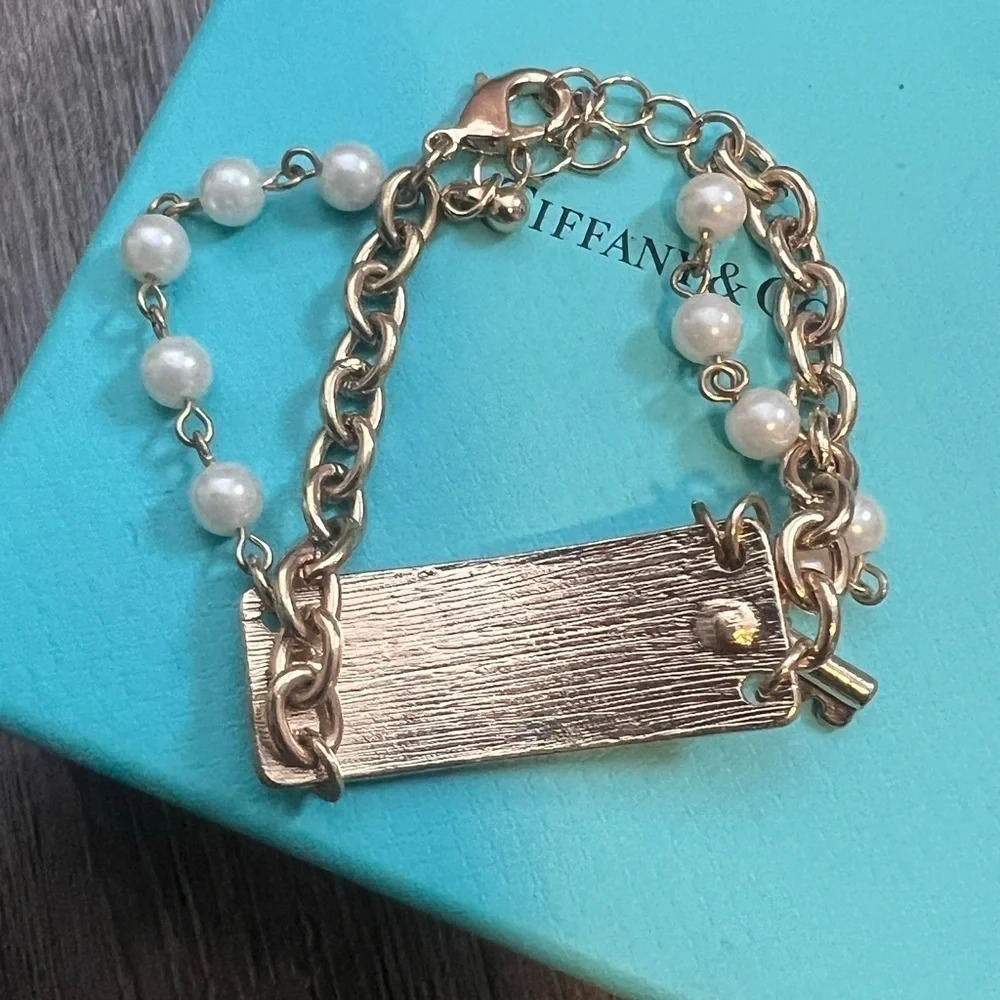 Lock and Key Gold Tone and Pearl Bracelet - Picture 10 of 12